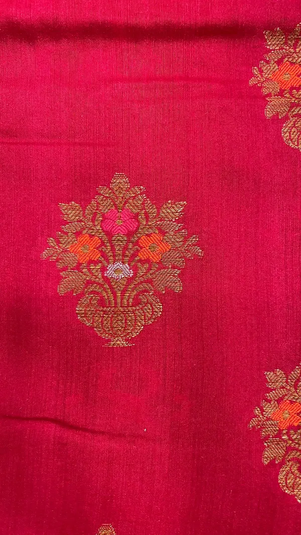 Humairah_Pure_Handwoven_Red_Pure_Muga_Silk_Floral_Minakari_Zari_Boota_Small_Zari_Border_Banarasi_Saree_with_Red_Blouse_piece