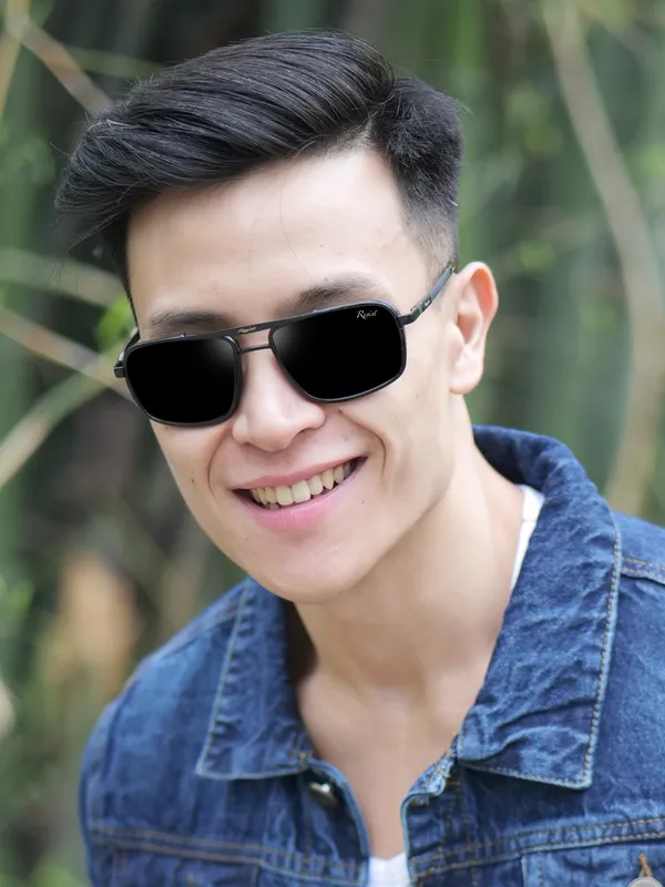 UV_Protected_Black_Rectangular_Sunglasses_For_Men_&_Women