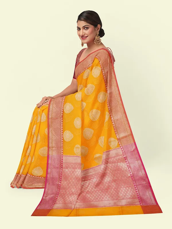 Gold_Matka_Silk/Silk_Blend_Banarasi_Sarees_For_Women
