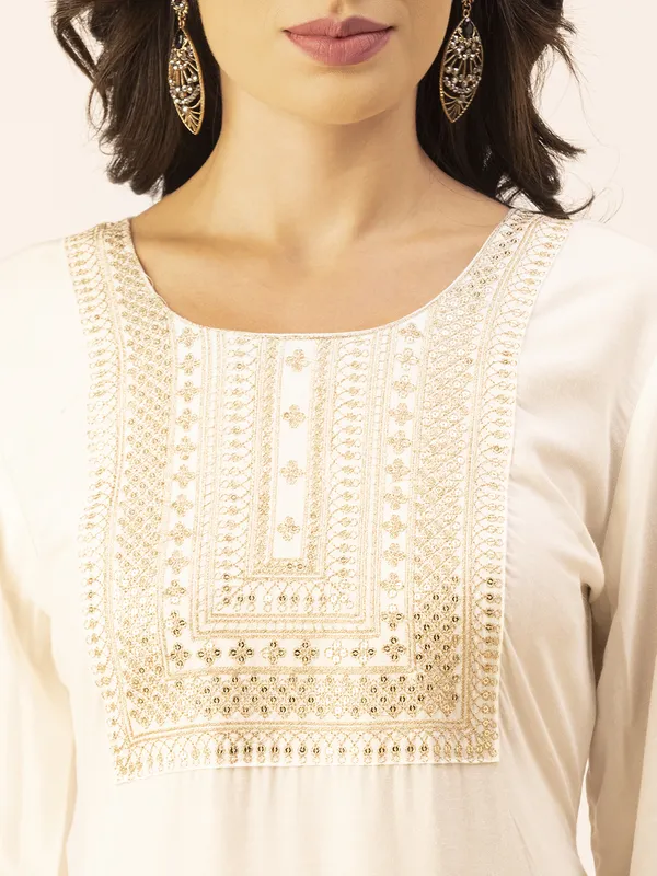 Off_White_Rayon_Women_Kurta,_Golden_Embroidery_&_Sequence_Work