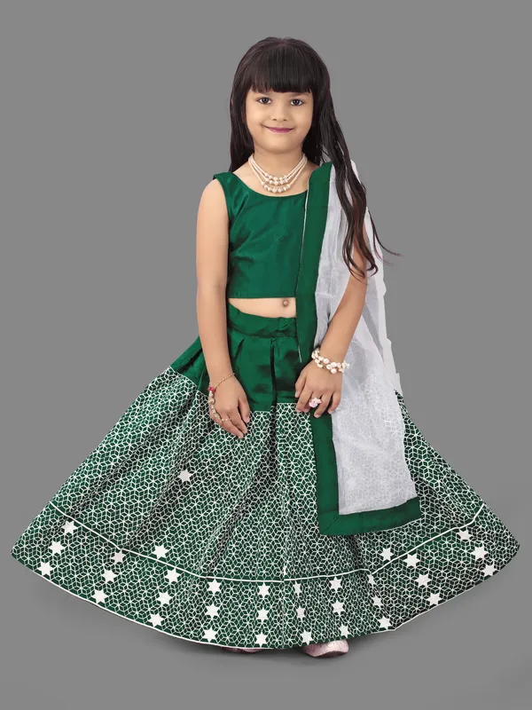 Green_Tafetta_Silk_Lehenga_Choli_Set_With_White_Dupatta_For_Girl_Kids