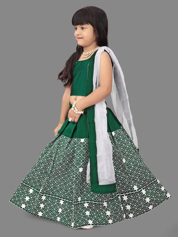 Green_Tafetta_Silk_Lehenga_Choli_Set_With_White_Dupatta_For_Girl_Kids