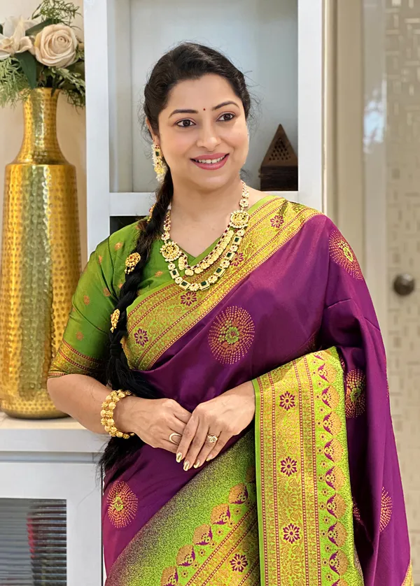 Jenni_Wine_–_Wedding_Special_|_Premium_Soft_Banarasi_Silk_Saree_with_Weaving_Pattern,_Pallu_&_Border,_Weaving_Blouse_with_Tassels