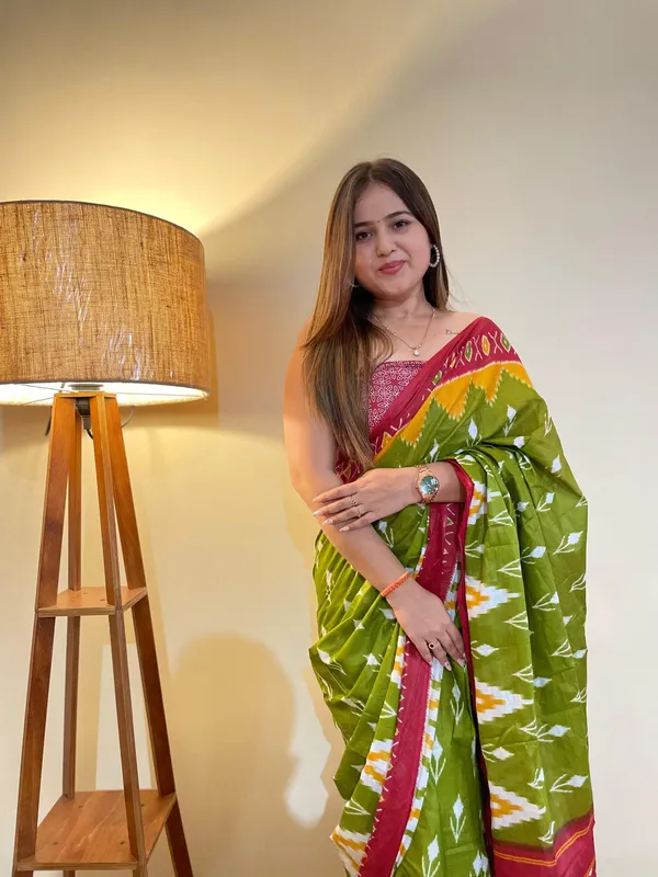 Ikkat_Print_Pure_Soft_Cotton_saree_With_Blouse_Piece