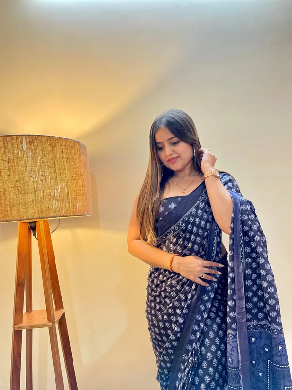 Ikkat_Print_Pure_Soft_Cotton_saree_With_Blouse_Piece