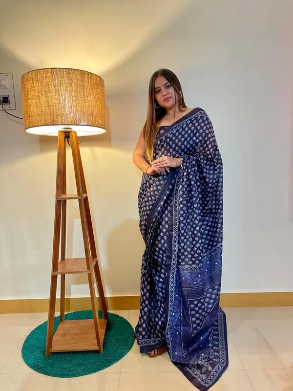 Ikkat_Print_Pure_Soft_Cotton_saree_With_Blouse_Piece