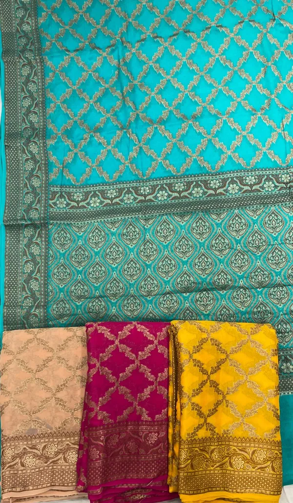 Humairah_Presents_Pure_Handwoven_Sea_Green_Chiffon_Kadiyal_Copper_Zari_Jaal_and_Resham_Mina_Zari_Boota_Pallu_with_Sea_Green_Blouse