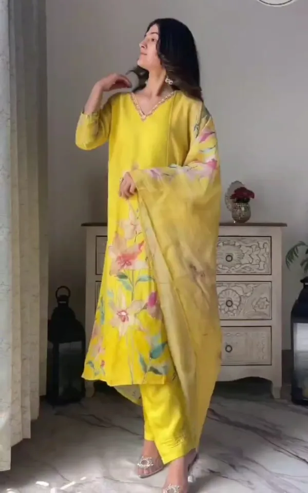 Yellow_Premium_Party_Wear_Fancy_Suit_For_Women