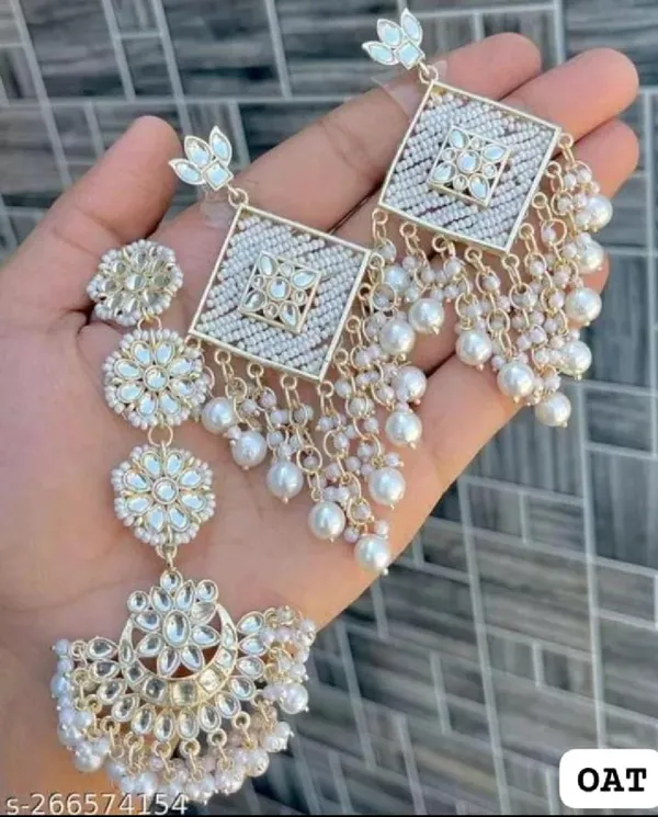 Kundan_Pearl_Maangtikka_And_Earrings_Set