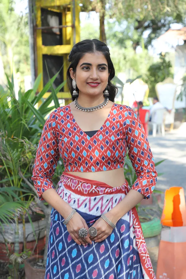 Ikkat_Hand_Block_Print_Print_Pure_Soft_Cotton_saree_With_Blouse_Piece