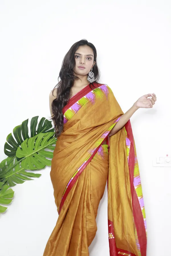 Ikkat_Print_Pure_Soft_Cotton_saree_With_Blouse_Piece
