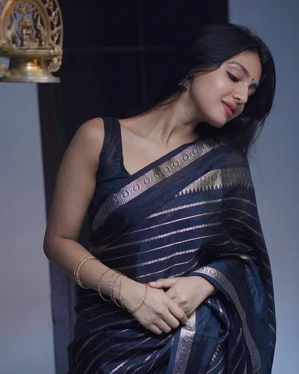 Black_Soft_Banarasi__Silk_Saree_With__unstiched_BlouseWith_Improbable__For_Women