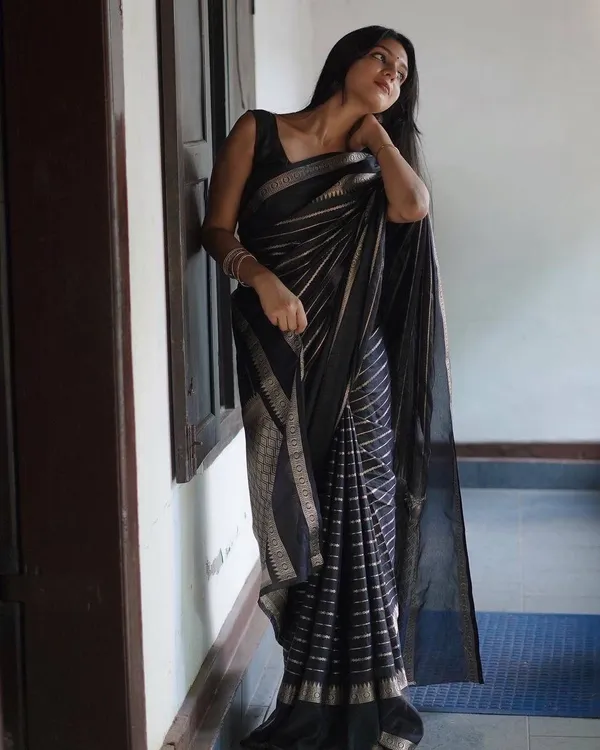 Black_Soft_Banarasi__Silk_Saree_With__unstiched_BlouseWith_Improbable__For_Women