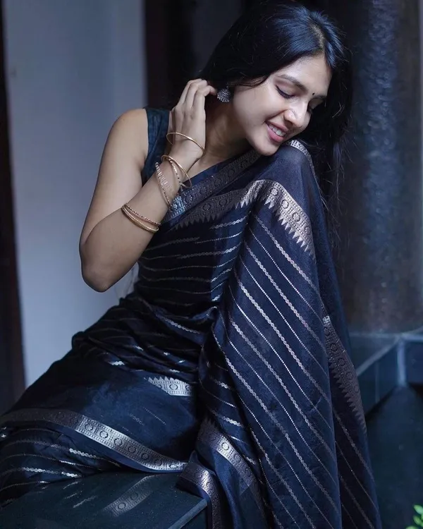 Black_Soft_Banarasi__Silk_Saree_With__unstiched_BlouseWith_Improbable__For_Women