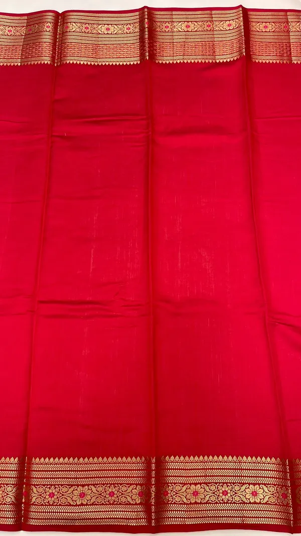 Humairah_Pure_Handwoven_Red_Chiniya_Silk_Zari_Jaal_Zig-Zag_with_Minakari_Zari_Border_Banarasi_Saree_with_Red_Blouse_piece