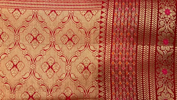 Humairah_Pure_Handwoven_Red_Chiniya_Silk_Zari_Jaal_Zig-Zag_with_Minakari_Zari_Border_Banarasi_Saree_with_Red_Blouse_piece