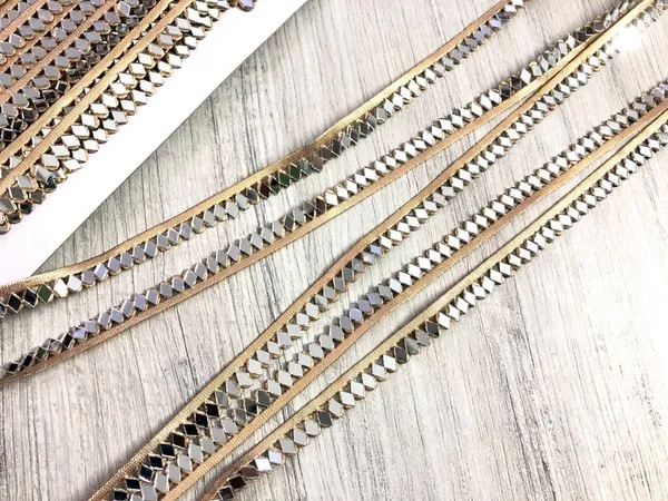 Gold_Mirror_Stone_Premium_Border_For_Women