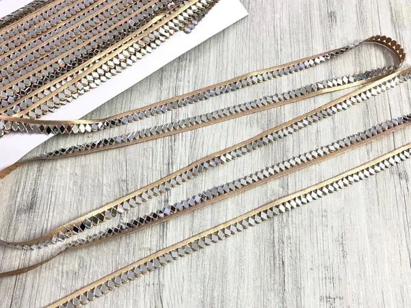 Gold_Mirror_Stone_Premium_Border_For_Women