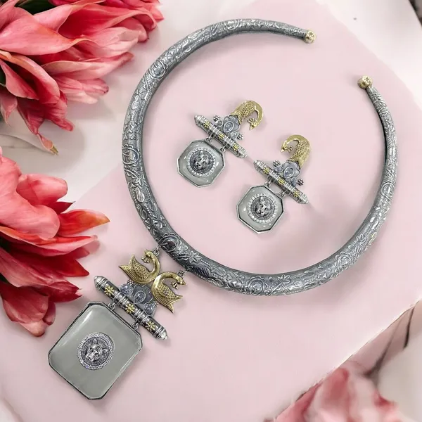 Premium_Quality_Hasli_Necklace_Set_with_Earrings