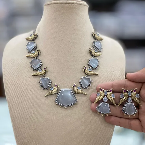Premium_Quality_Necklace_Set_with_Earrings
