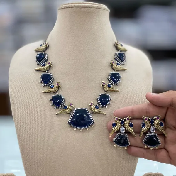 Premium_Quality_Necklace_Set_with_Earrings