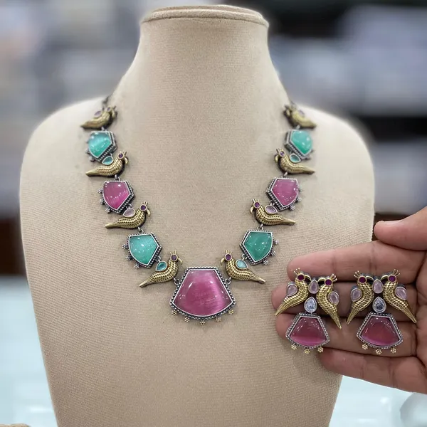 Premium_Quality_Necklace_Set_with_Earrings