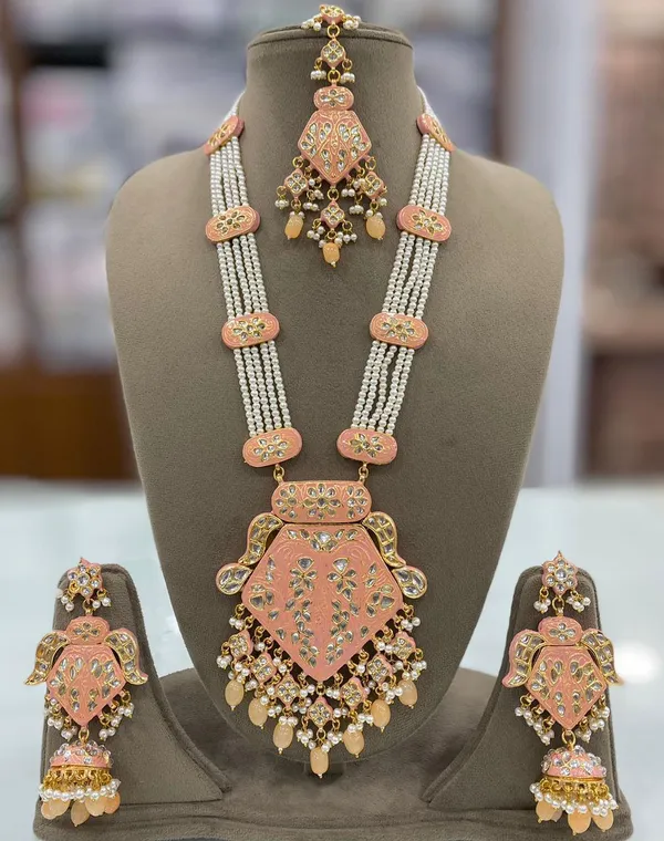 Premium_Quality_Necklace_set_and_Earrings_with_Mangtika