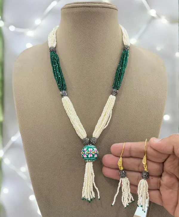 Premium_Quality_Pearl_Mala_with_Earrings