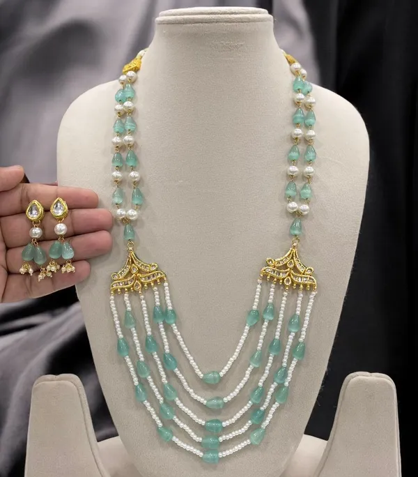 Premium_Quality_Pearl_Necklace_Set_with_Earrings