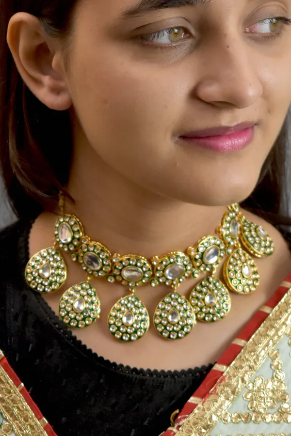 Premium_Quality_Semi_Bridal_Necklace_Set_with_Maang_Tikka