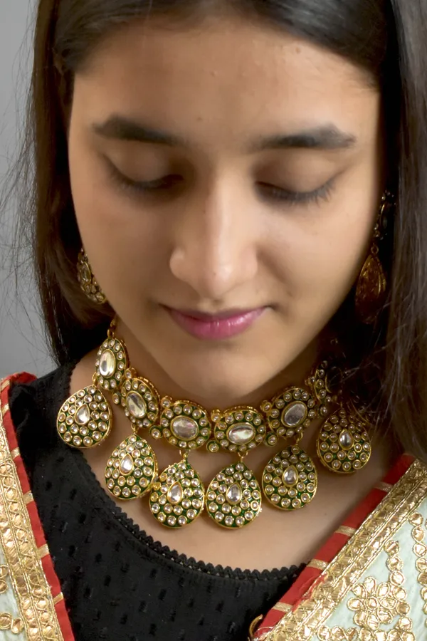 Premium_Quality_Semi_Bridal_Necklace_Set_with_Maang_Tikka