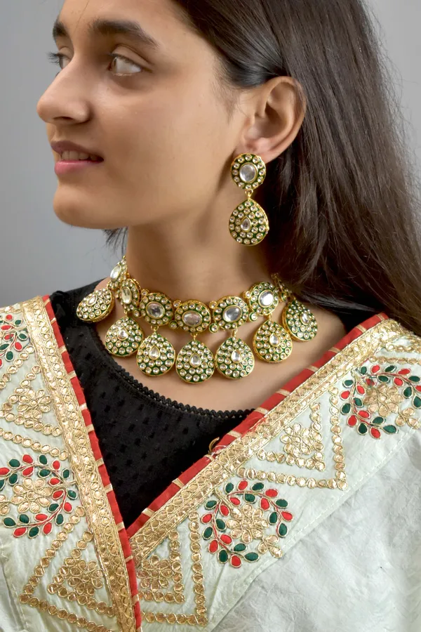 Premium_Quality_Semi_Bridal_Necklace_Set_with_Maang_Tikka