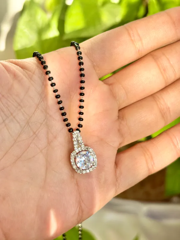 Pria_silver_solitaire_elegant_mangalsutra