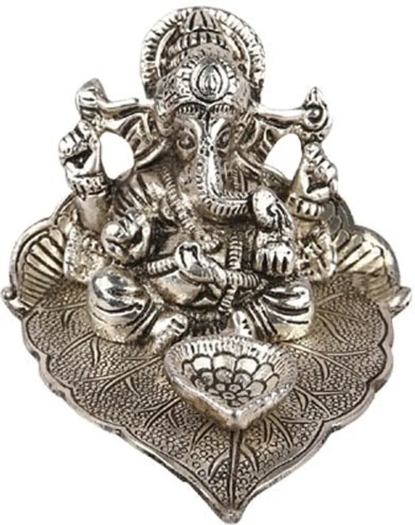 Ganesha_With_Diya_Metal_Statue