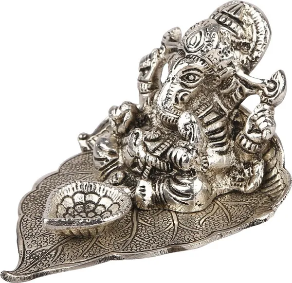 Ganesha_With_Diya_Metal_Statue