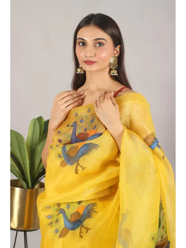 Pure_Soft_Organza_Silk_Floral_Printed_Saree_With_Unstitched_Blouse