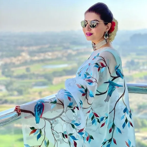 Pure_Soft_Organza_Silk_Floral_Printed_Saree_With_Unstitched_Blouse