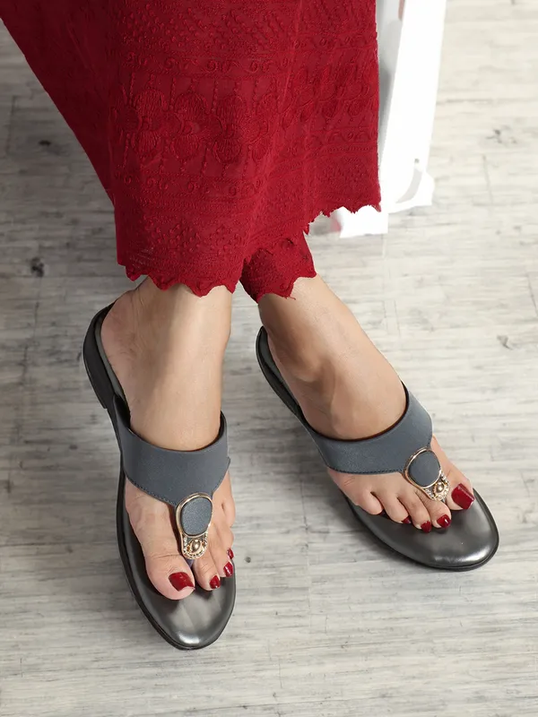 Casual_Buckle_Flat_Slippers_(Grey)