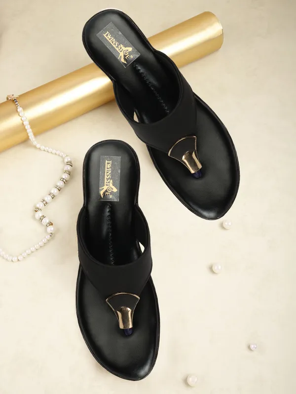 Casual_Buckle_Flat_Slippers_(Black)