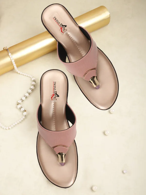 Casual_Pink_Buckle_Strap_Flat_Slippers_(Peach)