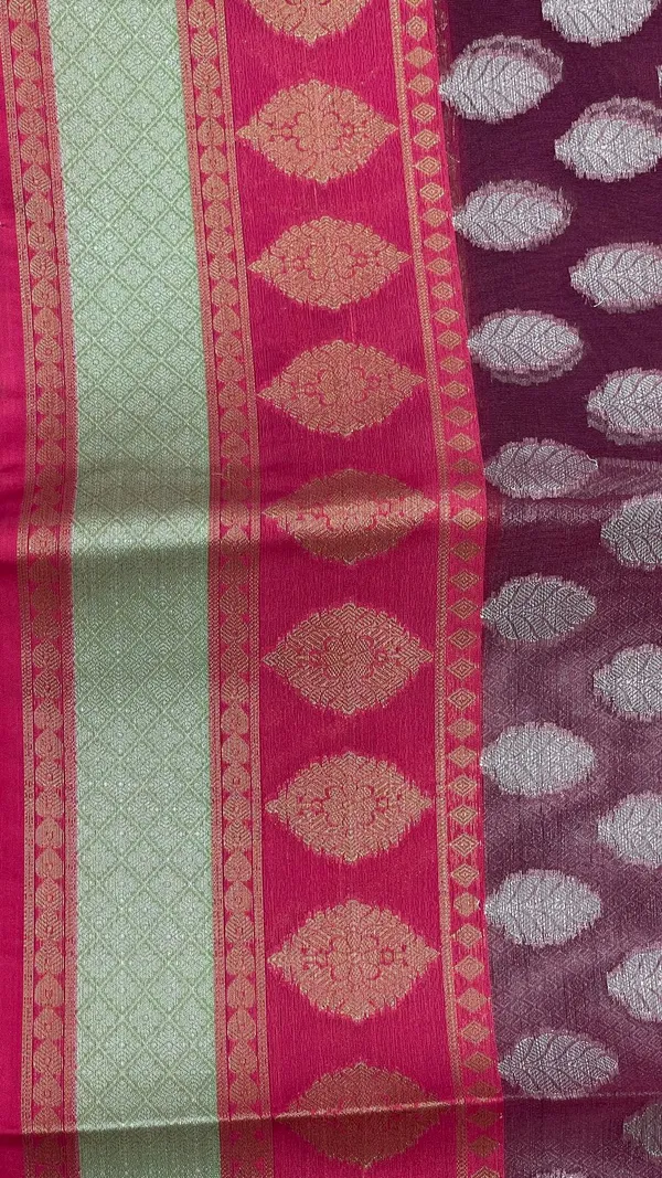 Humairah_Presents_Purple_Organza_Silver_Zari_Floral_Booti_with_Purple_Floral_Booti_Pallu_and_Skirt_Zari_2D_Border_with_Purple_Blouse