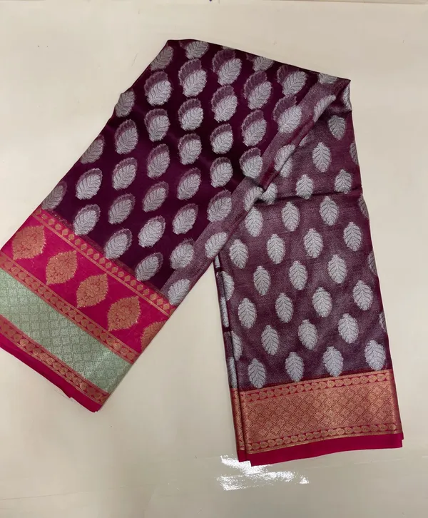 Humairah_Presents_Purple_Organza_Silver_Zari_Floral_Booti_with_Purple_Floral_Booti_Pallu_and_Skirt_Zari_2D_Border_with_Purple_Blouse