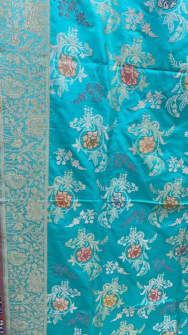 Humairah_Pure_Handloom_Katan_Silk_Minakari_Kadhwa_Floral_Jaal_Zari_Banarasi_Border_Self-Design_Anchal_and_Sea_green_Stripe_Blouse