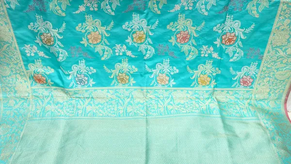 Humairah_Pure_Handloom_Katan_Silk_Minakari_Kadhwa_Floral_Jaal_Zari_Banarasi_Border_Self-Design_Anchal_and_Sea_green_Stripe_Blouse