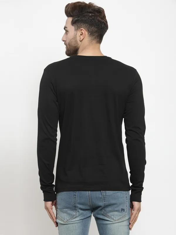 Black_Cotton_Round_Neck_Full_Sleeves_T-Shirt_For_Men_-_Pack_Of_1