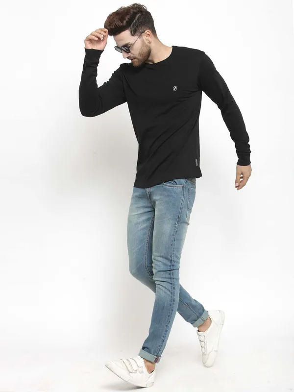 Black_Cotton_Round_Neck_Full_Sleeves_T-Shirt_For_Men_-_Pack_Of_1