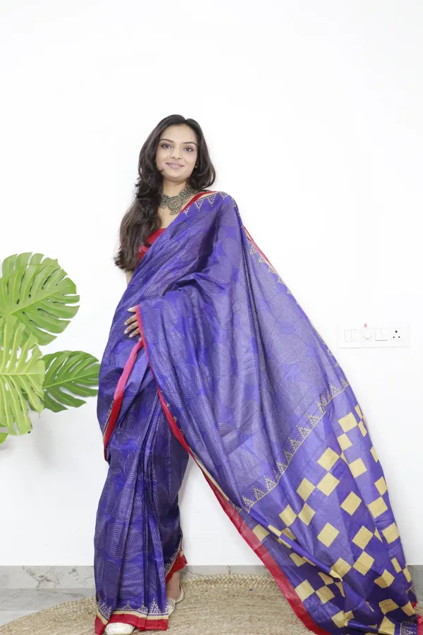Ikkat_Print_Pure_Soft_Cotton_saree_With_Blouse_Piece