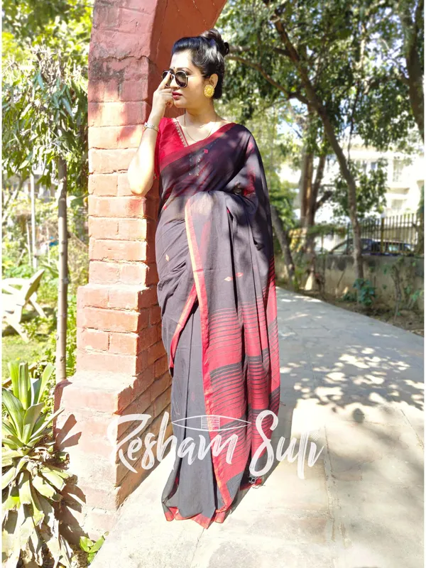 Black_&_Red_Handwoven_Cotton_Jamdani_Saree-Raatkali_Ki_Khwab