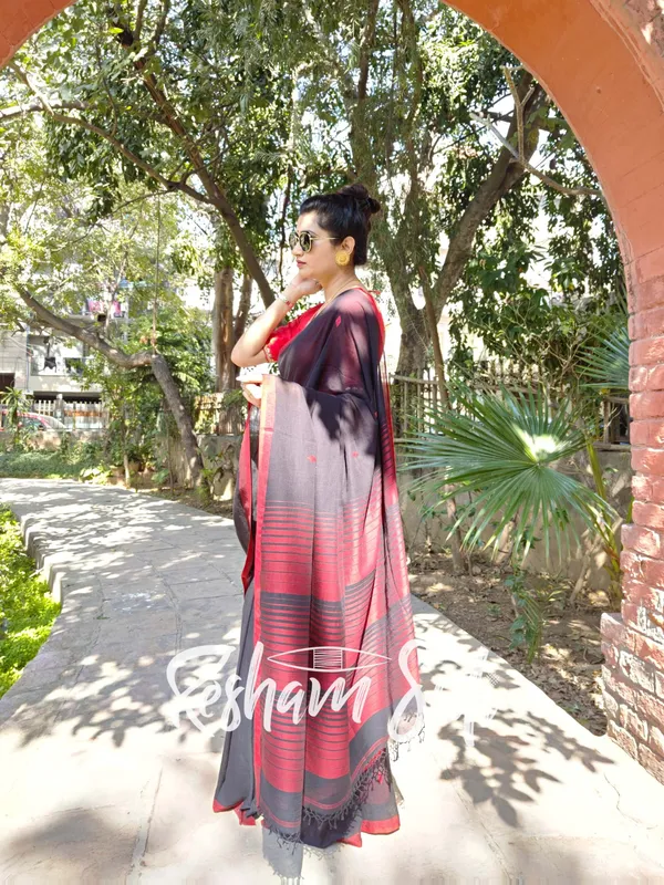 Black_&_Red_Handwoven_Cotton_Jamdani_Saree-Raatkali_Ki_Khwab