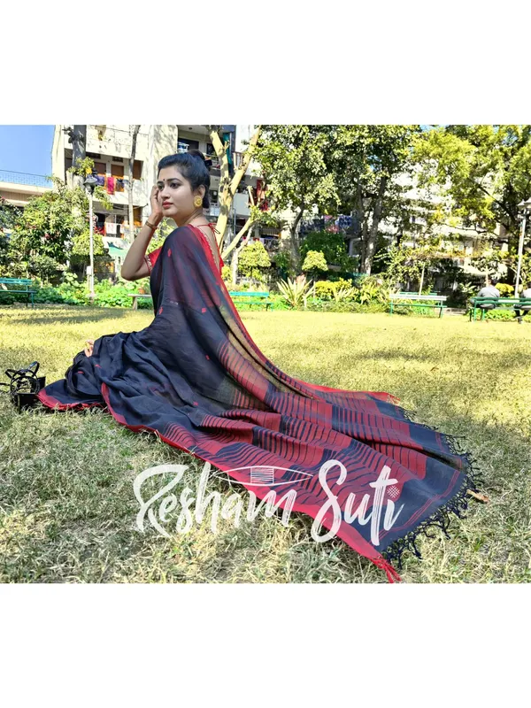 Black_&_Red_Handwoven_Cotton_Jamdani_Saree-Raatkali_Ki_Khwab